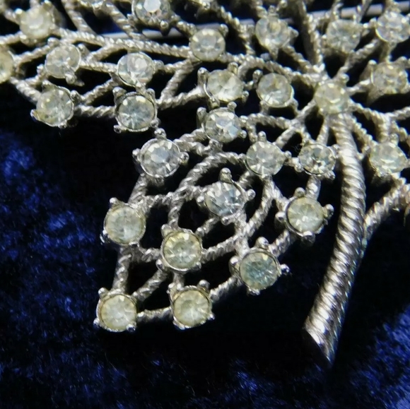 PIN-Crown Trifari Brooch Maple Leaf Openwork R - Picture 4 of 5